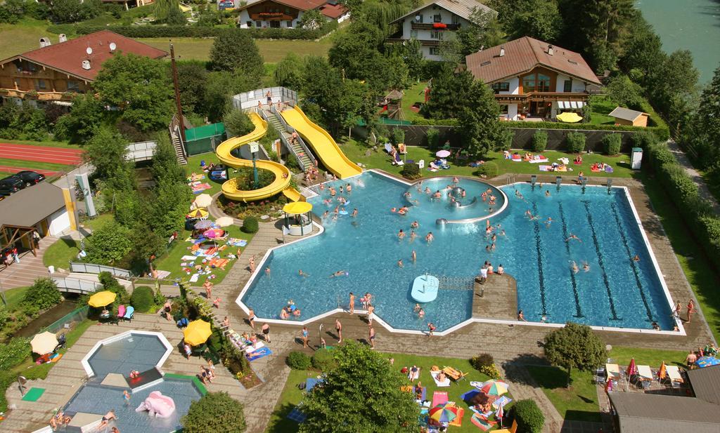 Hotel Neue Post Hippach Exteriör bild